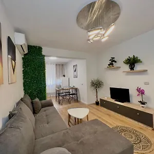  Apartment Pine