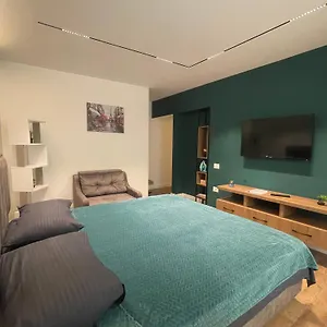  Apartment Downtown